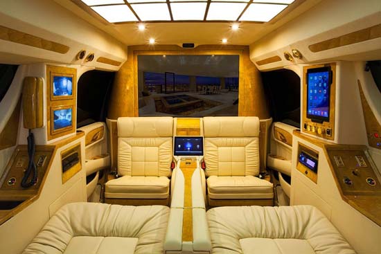 Cadillac Escalade_salon_01_carsweek_ru.jpg